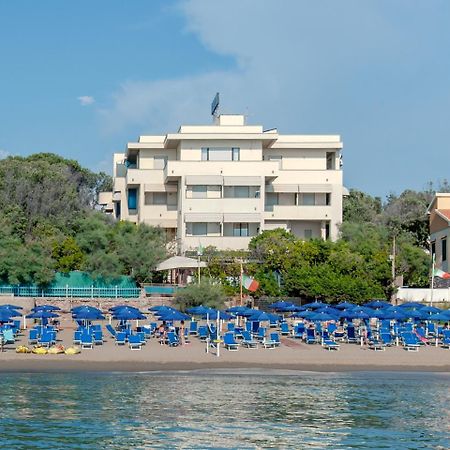 Hotel Villa Lo Scoglietto San Vincenzo Bagian luar foto