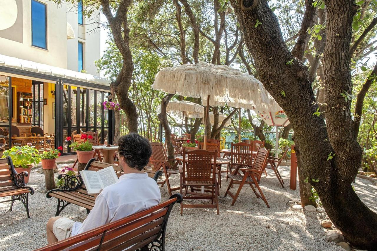 Hotel Villa Lo Scoglietto San Vincenzo Bagian luar foto